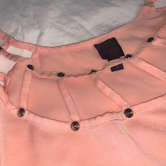 Pink top - Picture 2 of 3